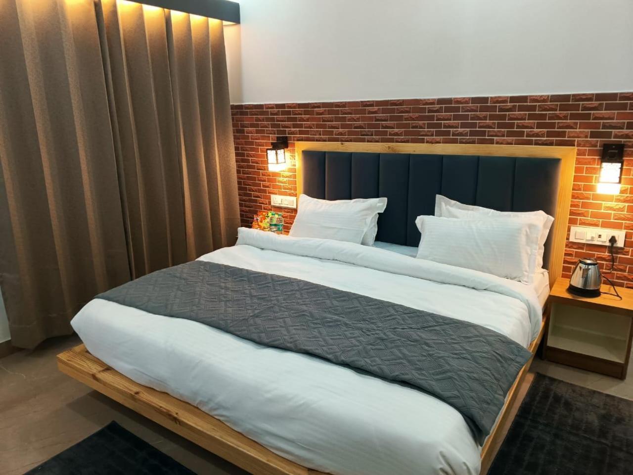 Red Roof Inn 람나가르 외부 사진